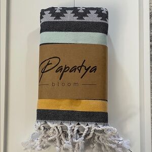 NEW Papatya Bloom 100% cotton Turkish towel. Made in Turkey. Large 39" x 71"